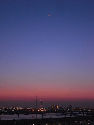 3-day-old crescent moon in Tokyo on April 6, 2011