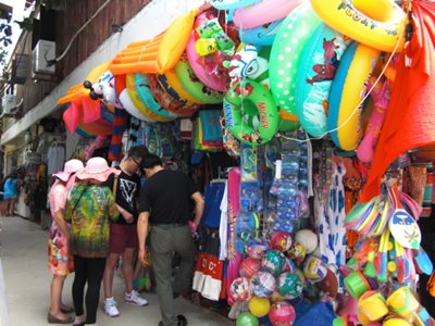 Boracay D'Mall shopping stall