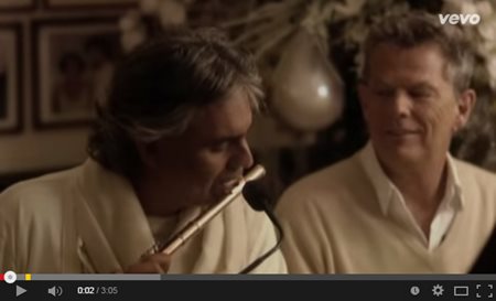 Andrea Bocelli & David Foster performing "White Christmas"