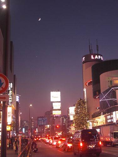 Crescent moon & Venus in Harajuku, Tokyo