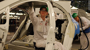 Japan automakers cut U.S. output